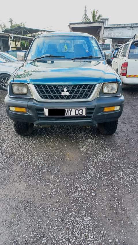 MItsubishi L200 Year 03  - 0 - Pickup trucks (4x4 & 4x2)  on Aster Vender