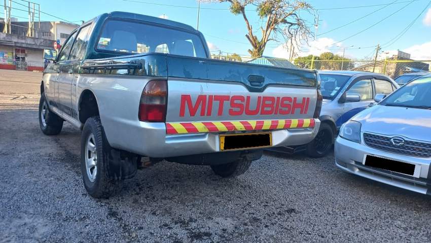 MItsubishi L200 Year 03  - 3 - Pickup trucks (4x4 & 4x2)  on Aster Vender