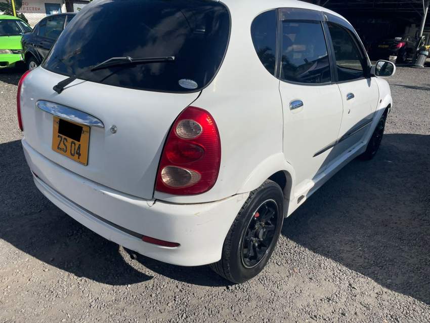 Toyota Duet Year 04  - 1 - Compact cars  on Aster Vender