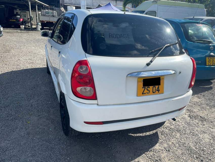 Toyota Duet Year 04  - 2 - Compact cars  on Aster Vender