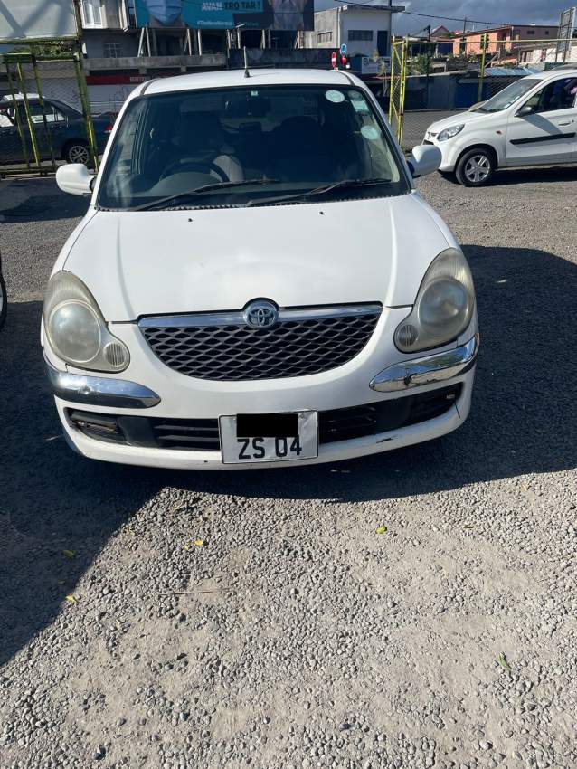 Toyota Duet Year 04  - 4 - Compact cars  on Aster Vender