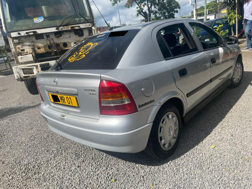 Opel Astra Year 01  - 3 - Family Cars  on Aster Vender