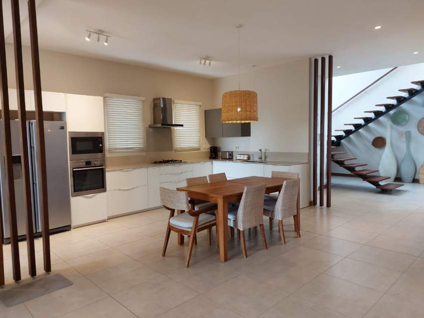 Beachfront Villa for Sale - 3 - House  on Aster Vender