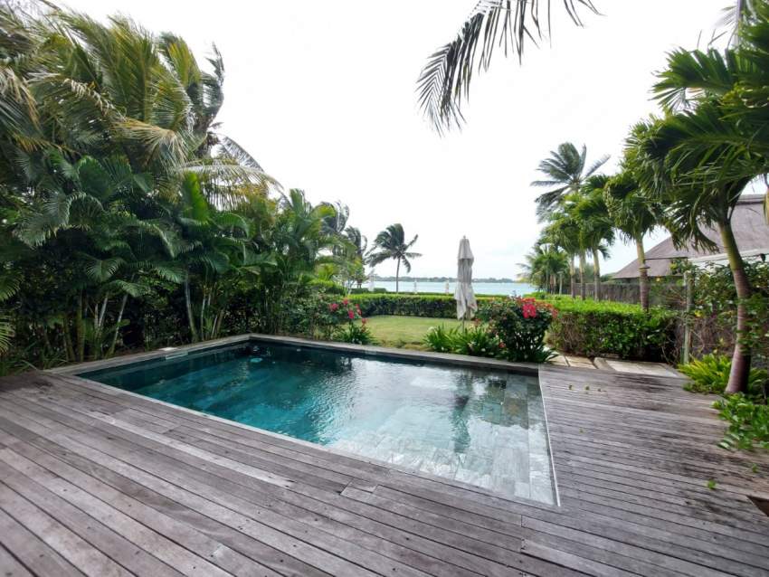 Beachfront Villa for Sale - 1 - House  on Aster Vender