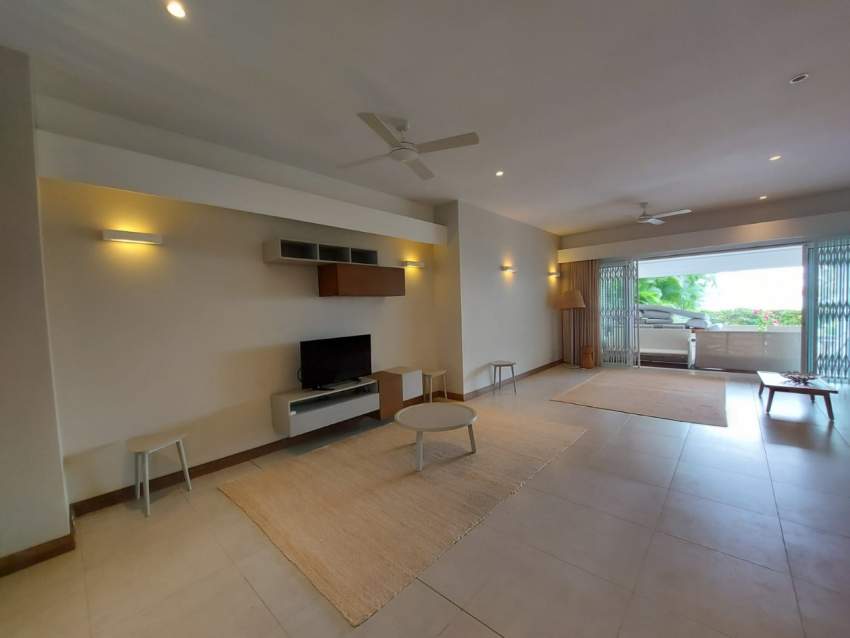 Beachfront Villa for Sale - 7 - House  on Aster Vender