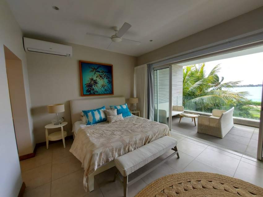 Beachfront Villa for Sale - 5 - House  on Aster Vender