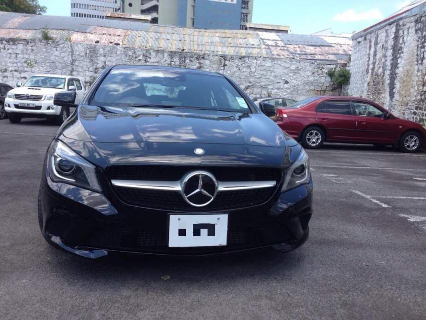 Mercedes CLA 180  - 1 - Luxury Cars  on Aster Vender