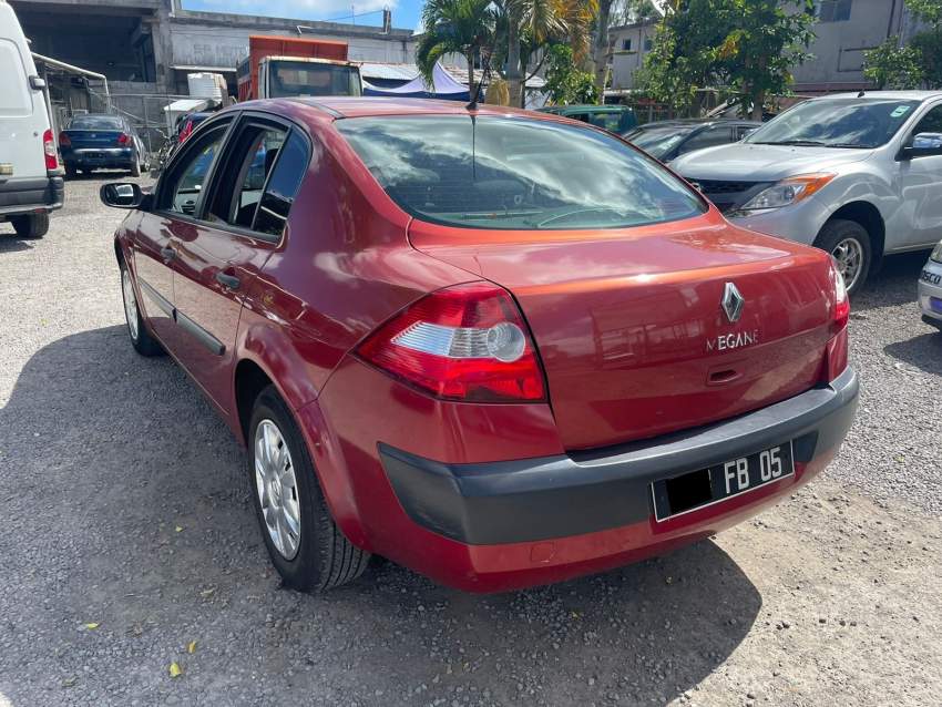 Renault Megane Year 05  - 1 - Compact cars  on Aster Vender