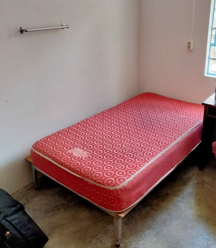 Mattress+metal bed frame - 1 - Bedroom Furnitures  on Aster Vender