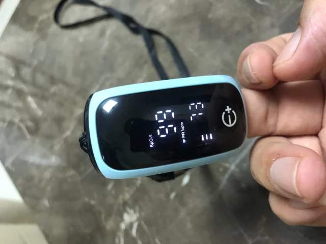 Oximeter with usb charger  - 0 - Health Products  on Aster Vender