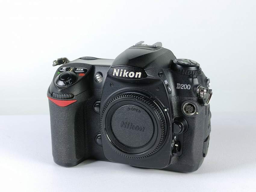 For Sell Used Nikon D200  - 1 - All electronics products  on Aster Vender