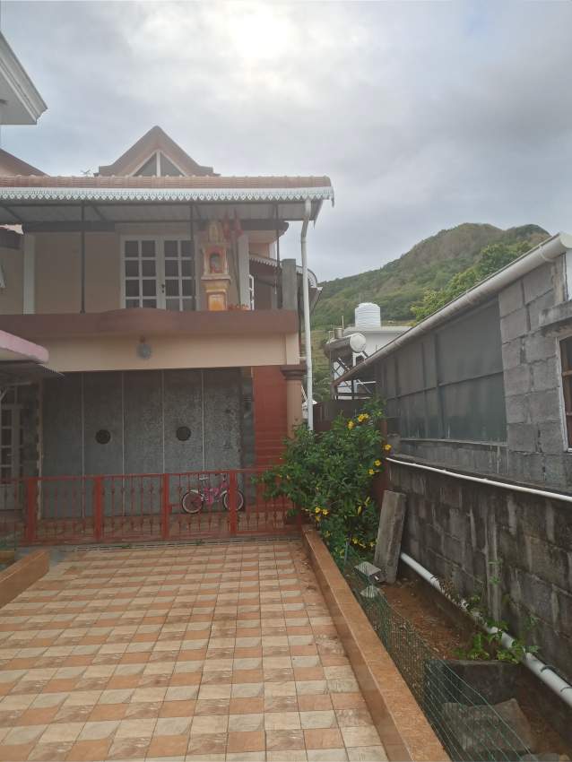 HOUSE FOR SALE DUE TO DEPARTURE - 0 - House  on Aster Vender