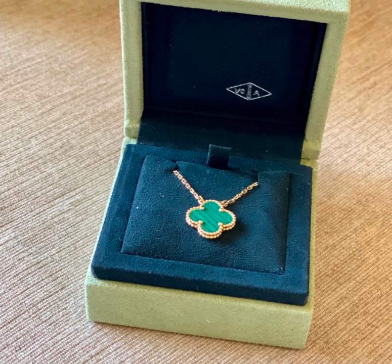 18 Carat Gold Chain with Malachite Stone - 1 - Wedding Jewelry  on Aster Vender