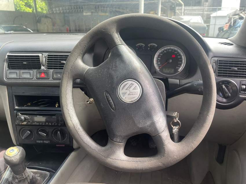 Volkswagen Golf4 Year 04  - 4 - Sport Cars  on Aster Vender