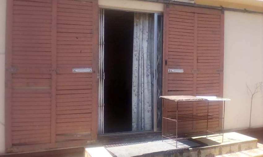 A louer maison de 4 cac sur une route principale à Beau bassin - 1 - House  on Aster Vender