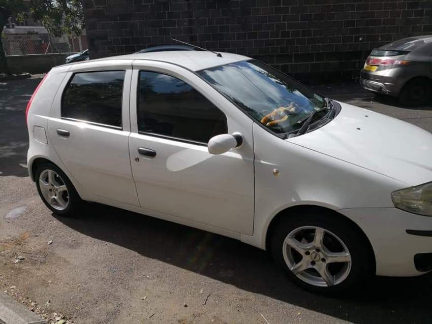 Fiat punto face lift year 2004 - 4 - Family Cars  on Aster Vender