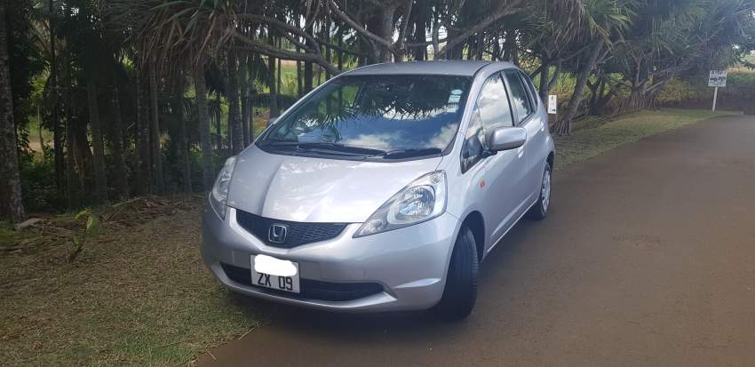 Honda fit - ZX 09- Auto -1330cc- Call on 59203220 - 1 - Family Cars  on Aster Vender