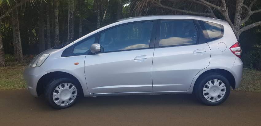 Honda fit - ZX 09- Auto -1330cc- Call on 59203220 - 6 - Family Cars  on Aster Vender