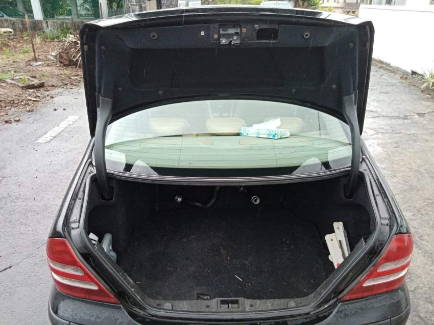 Mercedes C180 2003 - 4 - Family Cars  on Aster Vender