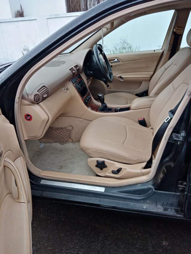 Mercedes C180 2003 - 2 - Family Cars  on Aster Vender