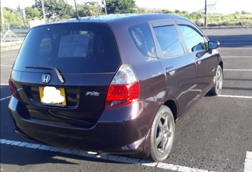 Honda Fit 2006 (Manual Transmission) - 1 - Family Cars  on Aster Vender