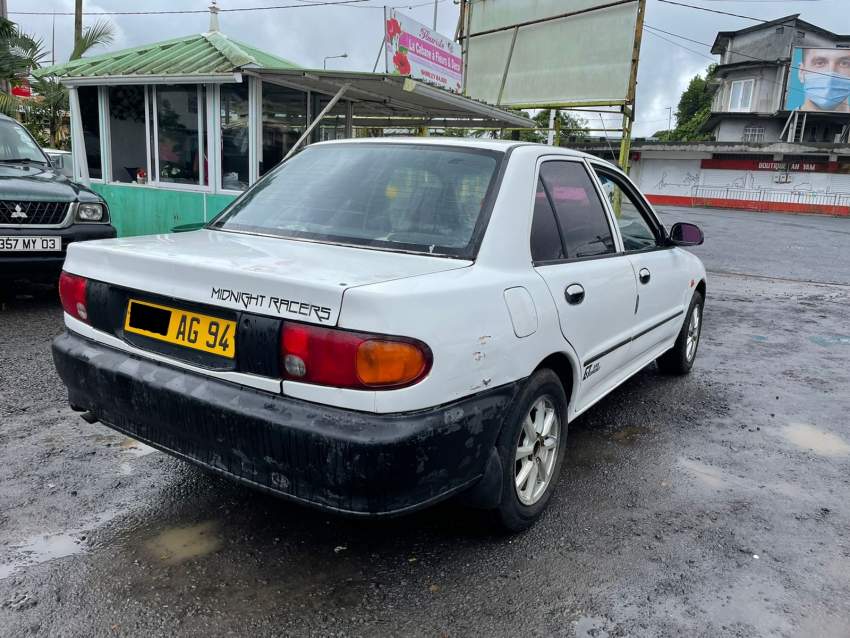 Mitsubishi Lancer YR 94  - 1 - Family Cars  on Aster Vender