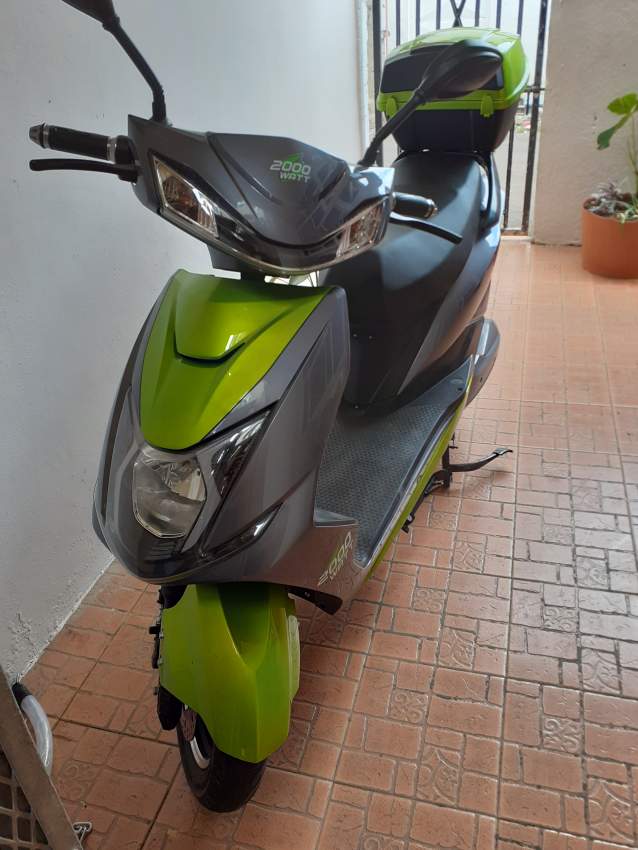 Speedway 2000 W - 2 - Electric Scooter  on Aster Vender