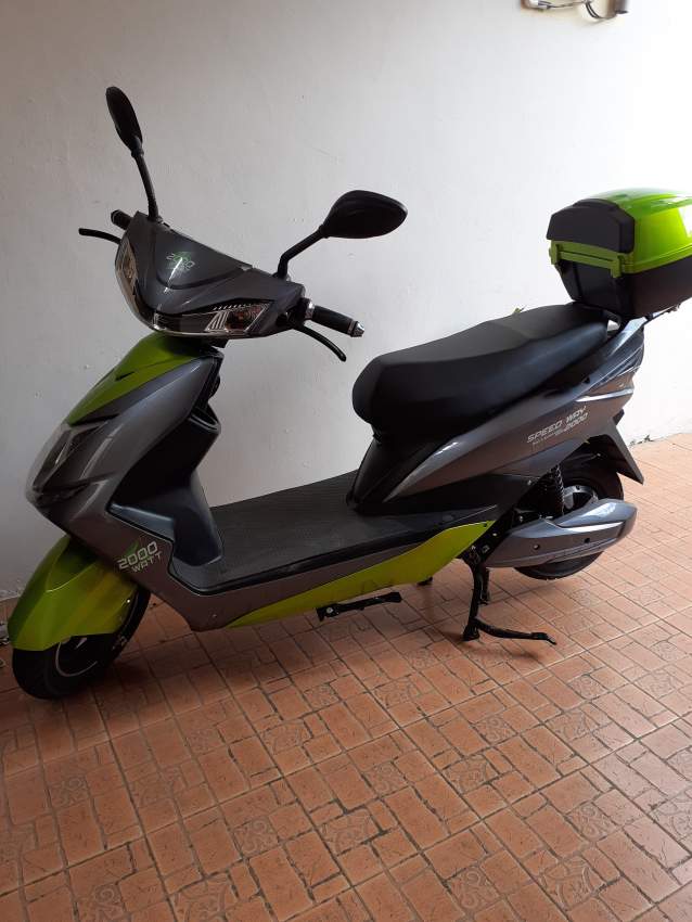 Speedway 2000 W - 1 - Electric Scooter  on Aster Vender