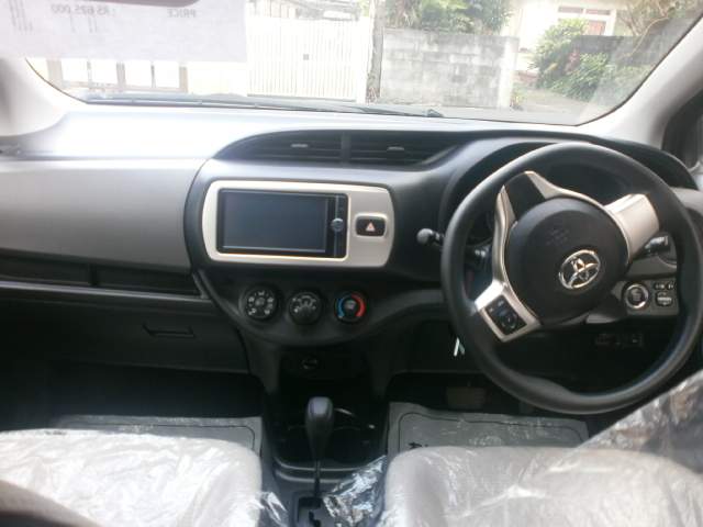 Toyota Vitz - 5 - Family Cars  on Aster Vender