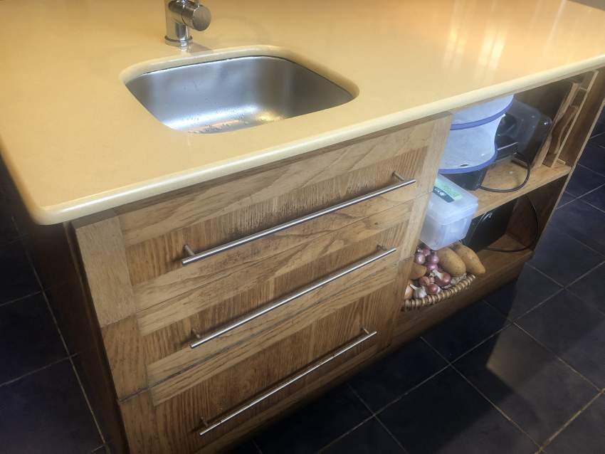 Kitchen island - Oak & Granite - 2 - Kitchen Tables  on Aster Vender