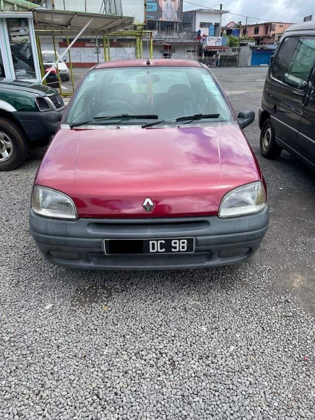 Renault Clio Year 98  - 3 - Compact cars  on Aster Vender