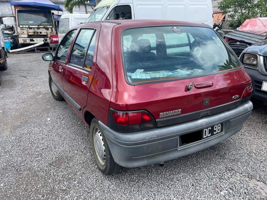 Renault Clio Year 98  - 1 - Compact cars  on Aster Vender