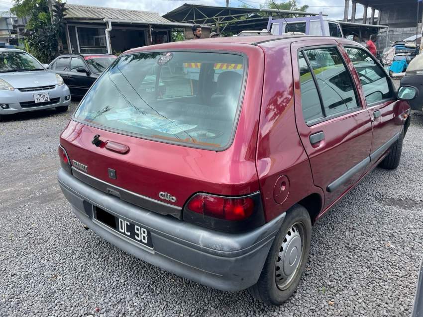 Renault Clio Year 98  - 4 - Compact cars  on Aster Vender