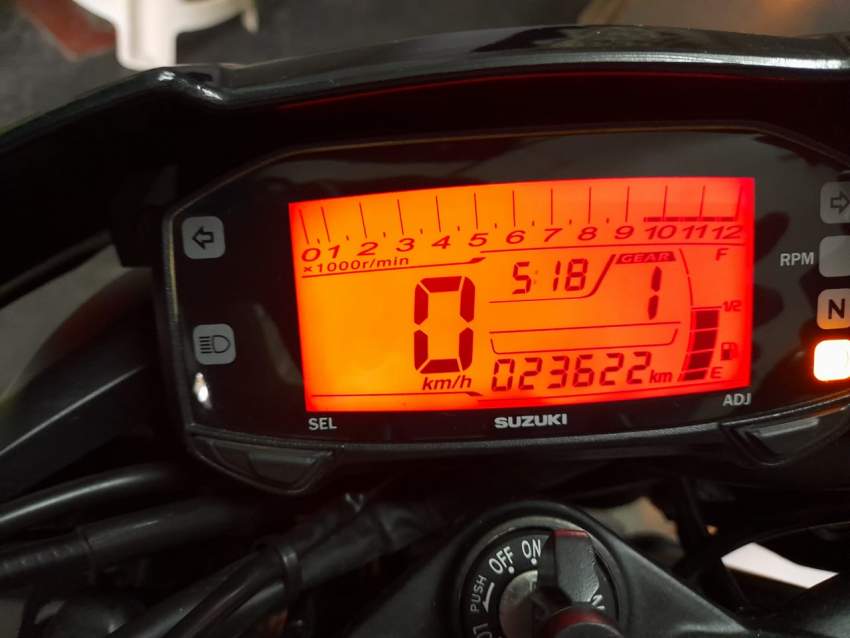 Suzuki Gixxer - 4 - Roadsters  on Aster Vender