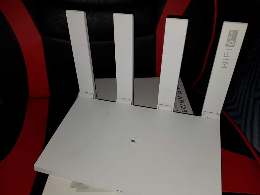 Huawei WiFi AX3 Dual-Core - 2 - Wifi Repeater (Extender)  on Aster Vender