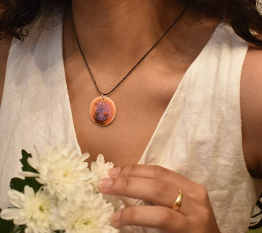 RED FLOWER PORCELAIN NECKLACE - 0 - Necklaces  on Aster Vender