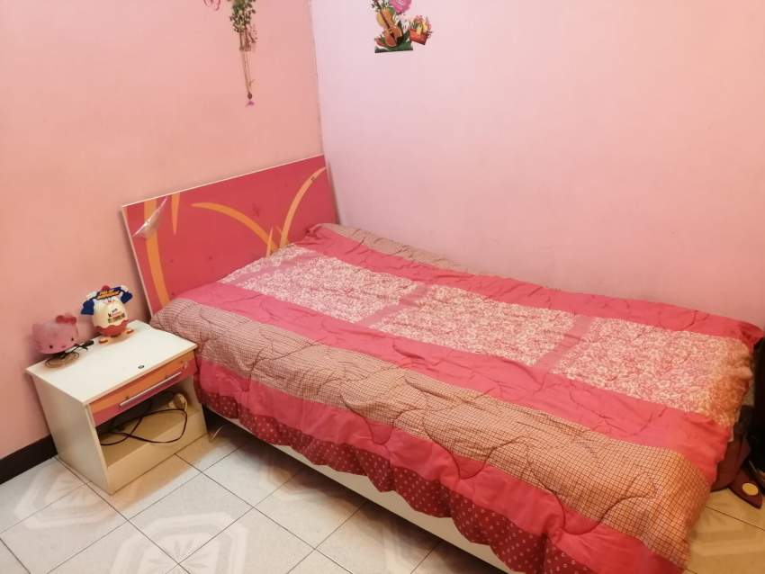Pink bedroom set - 1 - Bedroom Furnitures  on Aster Vender