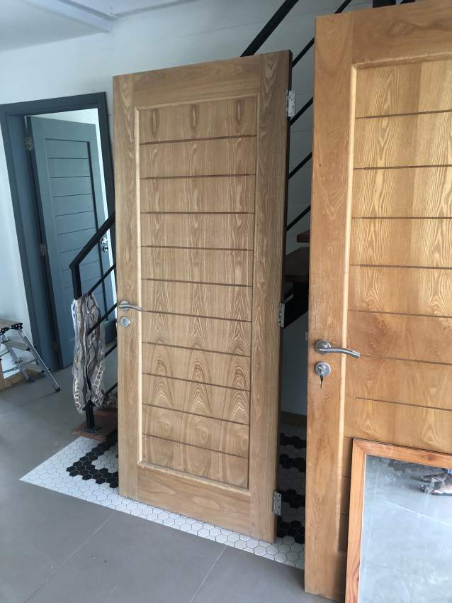 Pine doors / Porte en pin at AsterVender