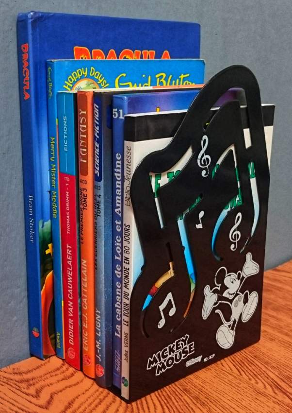 METAL BOOK STAND - DISNEY - MICKEY MOUSE - 1 - Kids Stuff  on Aster Vender