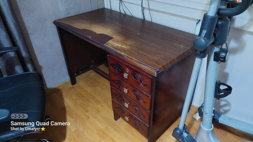 Desk table  - 0 - Tables  on Aster Vender