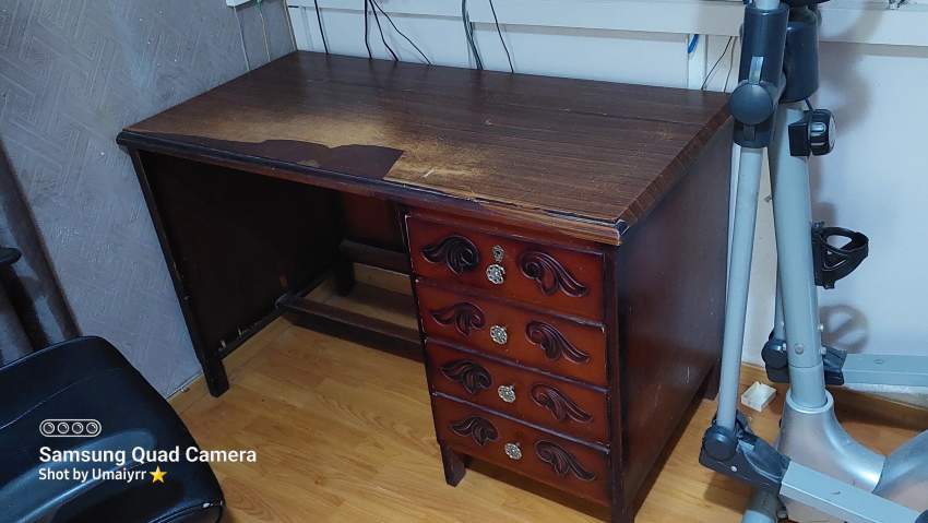 Desk table with 4 drawers  on Aster Vender
