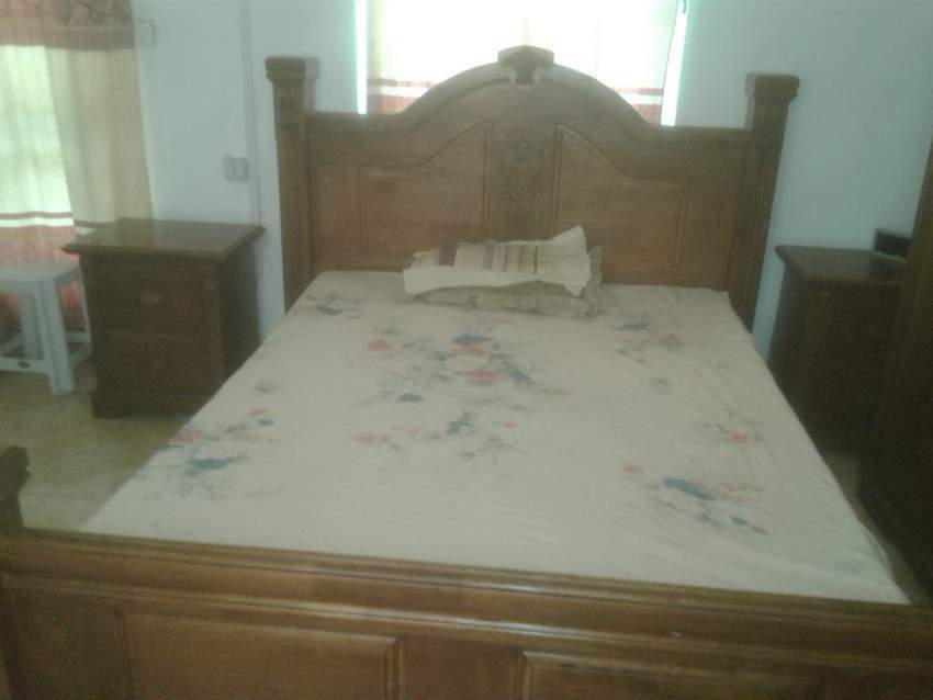 Bedroom set complete (solid wood - bois massif)  on Aster Vender