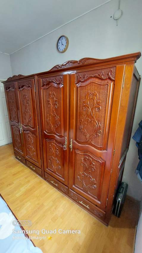 Sculptured wardrobe (sapele wood) for sale - 2 - Armoires & Dressers  on Aster Vender