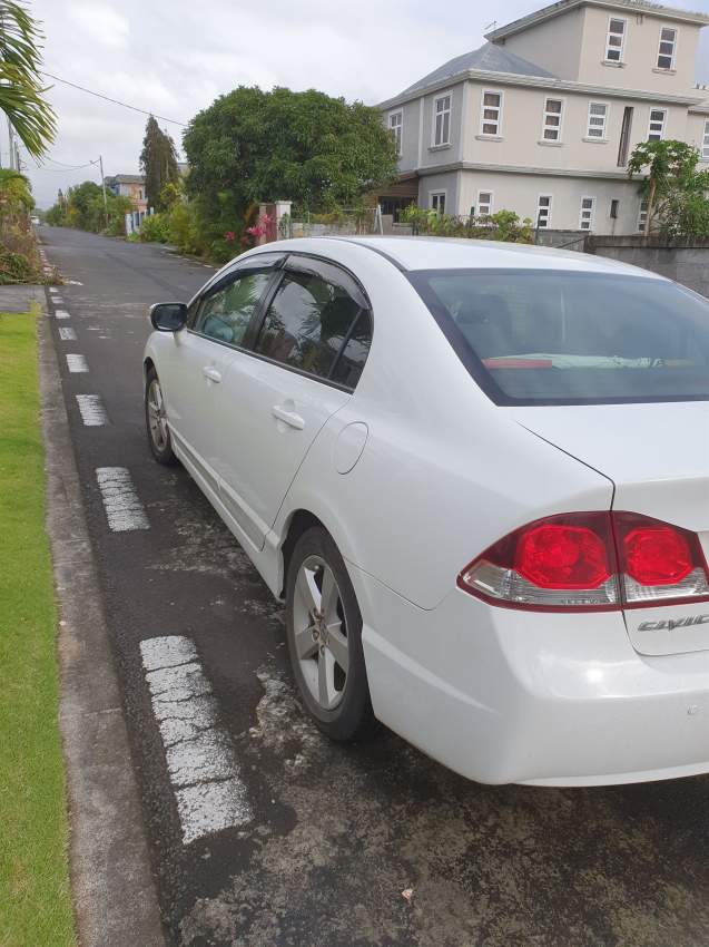 Honda Civic 2011 - 4 - Family Cars  on Aster Vender