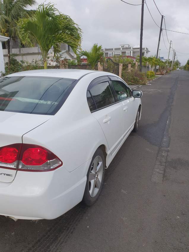 Honda Civic 2011 - 5 - Family Cars  on Aster Vender