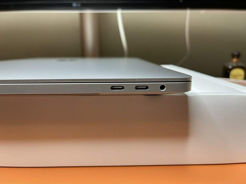  BRAND NEW SEALED MacBook Pro 16