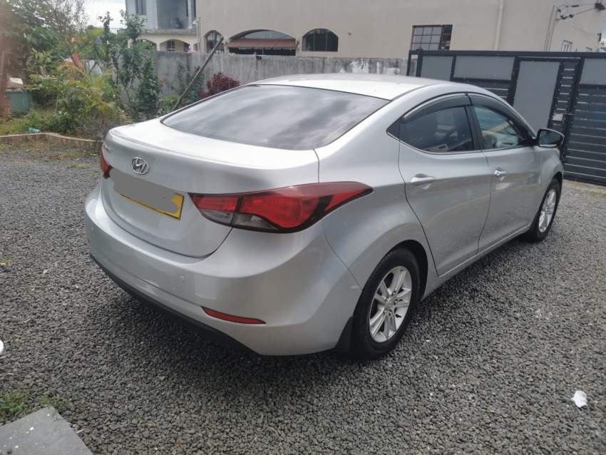 HYUNDAI ELANTRA AUTOMATIC - 8 - Family Cars  on Aster Vender