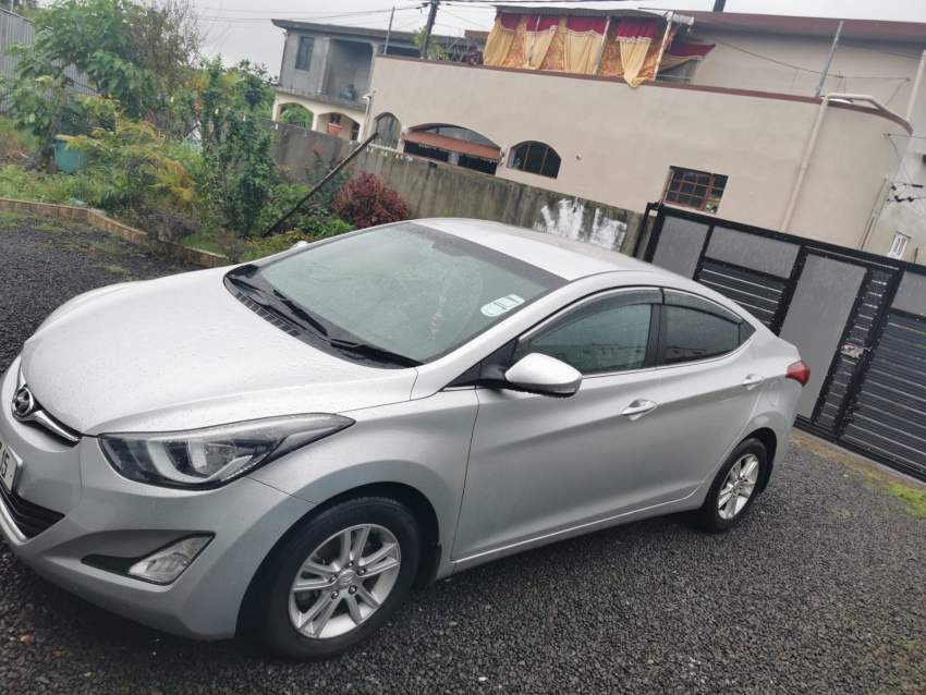HYUNDAI ELANTRA AUTOMATIC - 10 - Family Cars  on Aster Vender