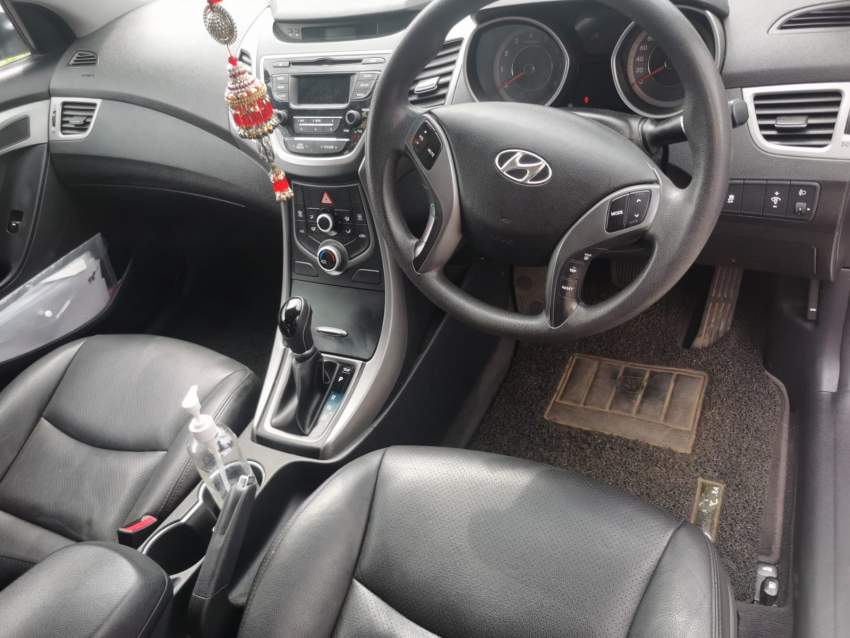 HYUNDAI ELANTRA AUTOMATIC - 6 - Family Cars  on Aster Vender