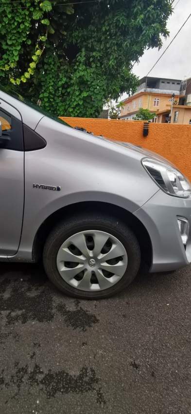 TOYOTA AQUA - 6 - Family Cars  on Aster Vender